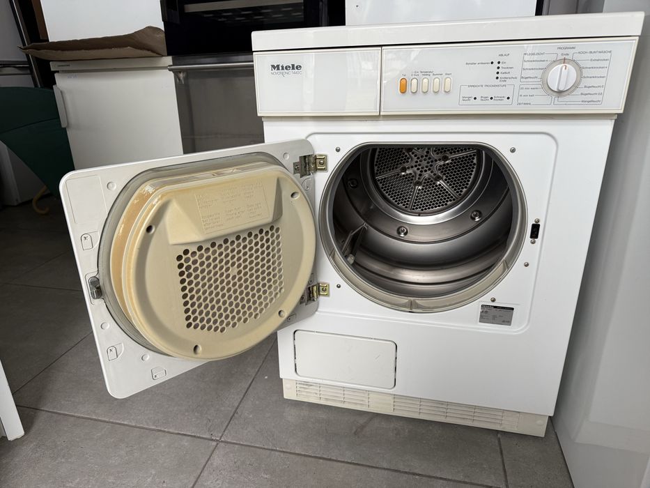 Сушилня с ваничка за вода Миеле