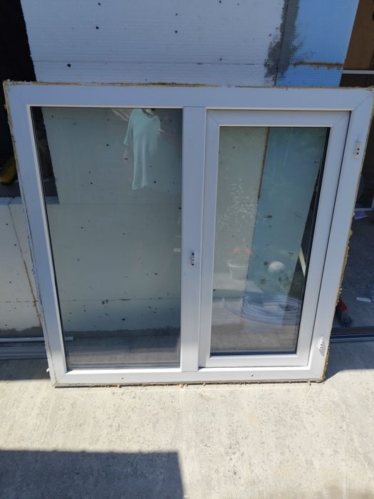 Geam termopan 120x120 deschidere stânga