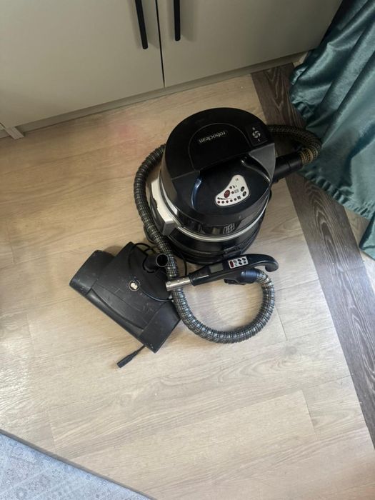 Продам пылесос Roboclean