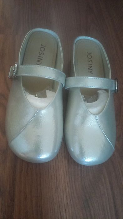 Продам босоножки