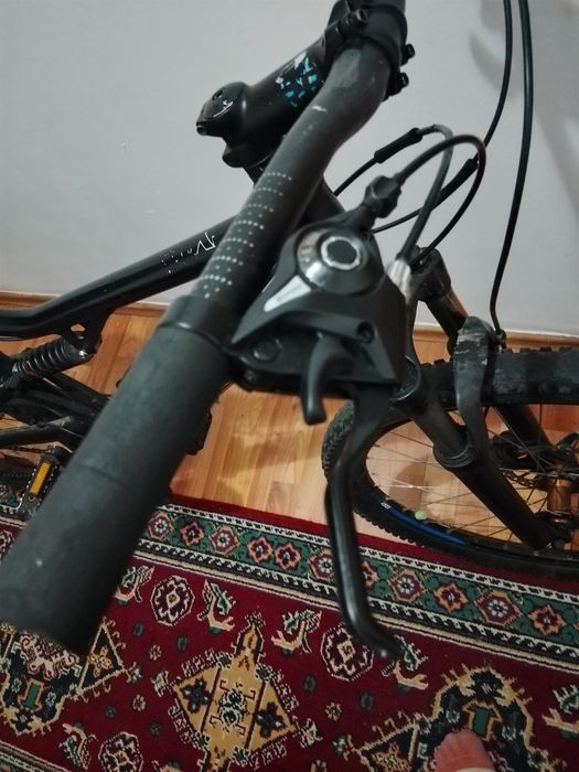 Vând bicicleta full suspension in stare buna
