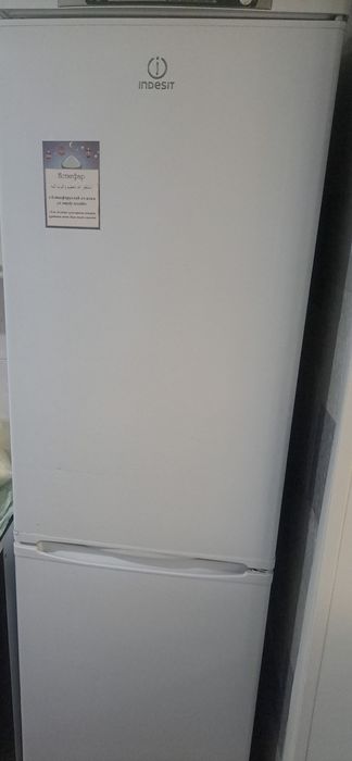 Холодильник " Indesit"