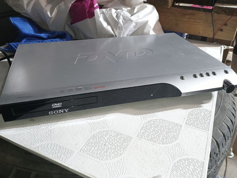 Плееры диски кассеты LG Sony.