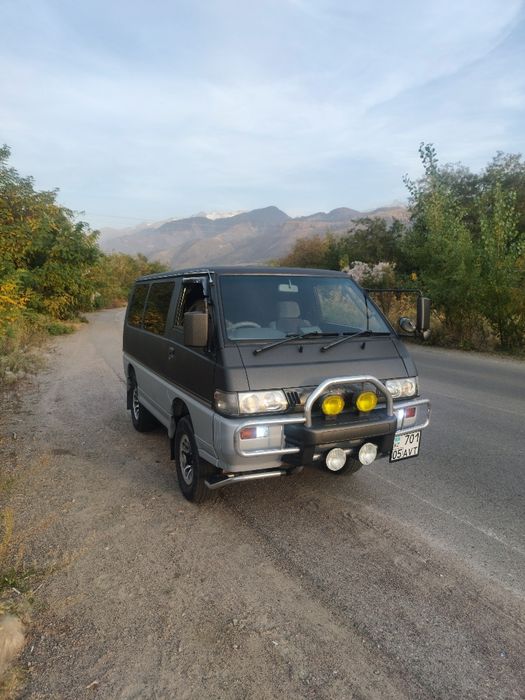 Митсубиси Делика