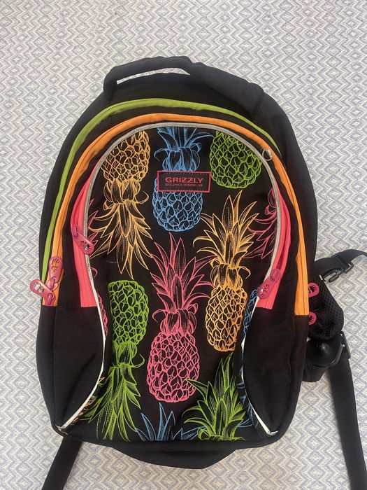 рюкзак школьный,вместительный в хорошем состояние