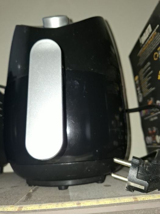 Friteuza cu aer cald