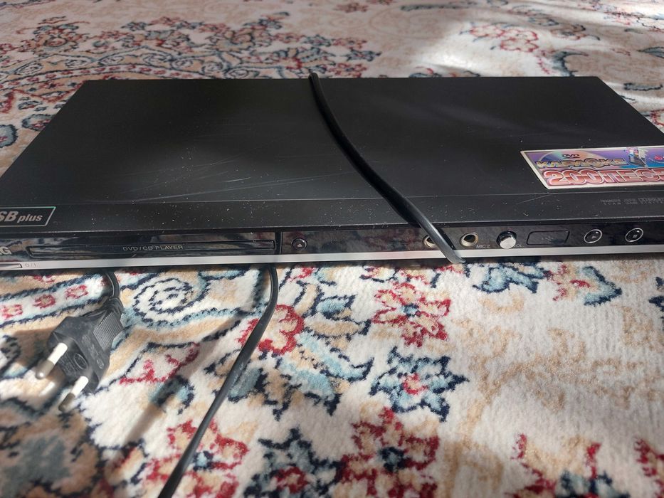 Продам DVD плеер  с пультом и документами