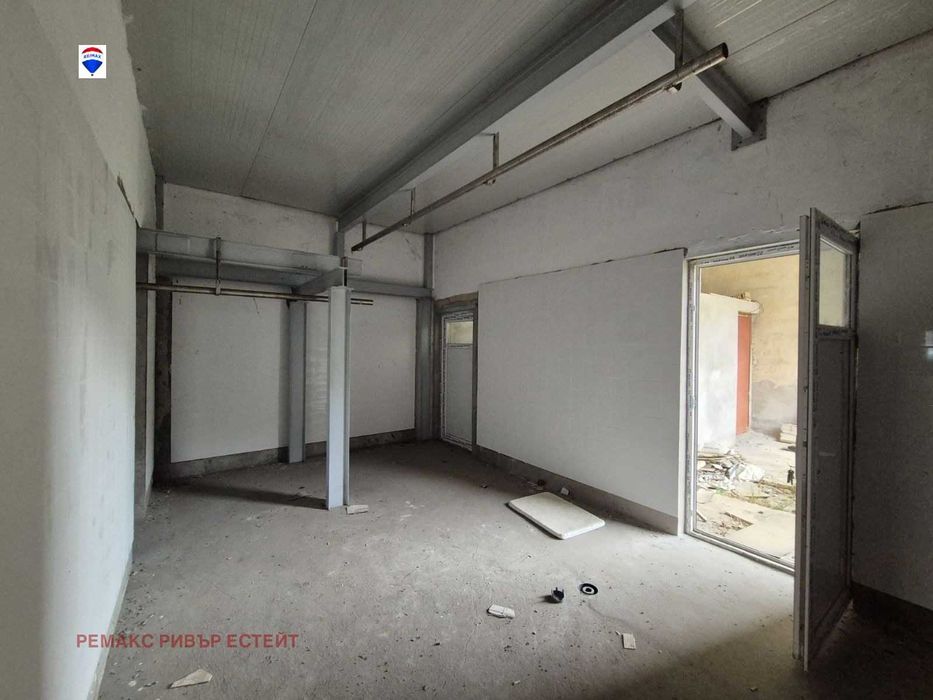 Индустриален имот за продажба с. Цар Самуил