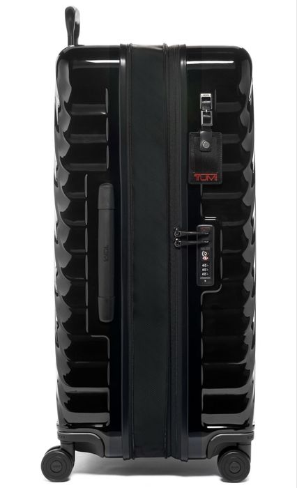 Продам новый чемодан Tumi