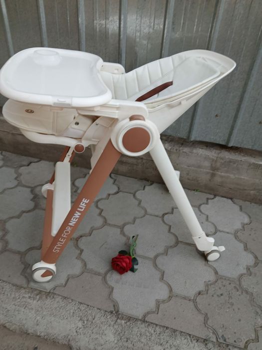 Стульчик для кормления.