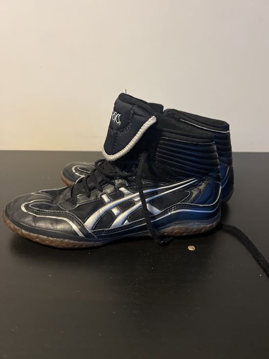 Борцови кецове asics 42 номер