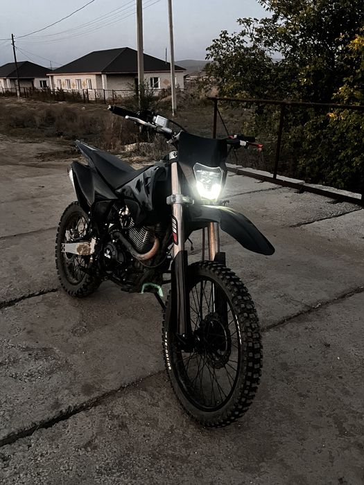 Продам мотоцикл Ular m7 250
