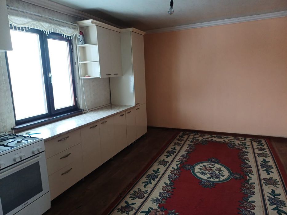 Квартира жер үй беріледі