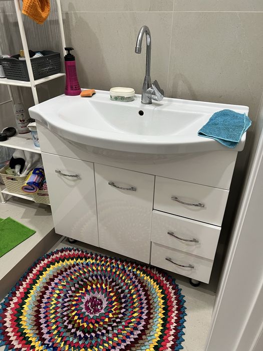 Тумбочка для ванной комнаты