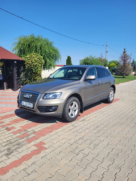 Vând Audi Q5 an 2009