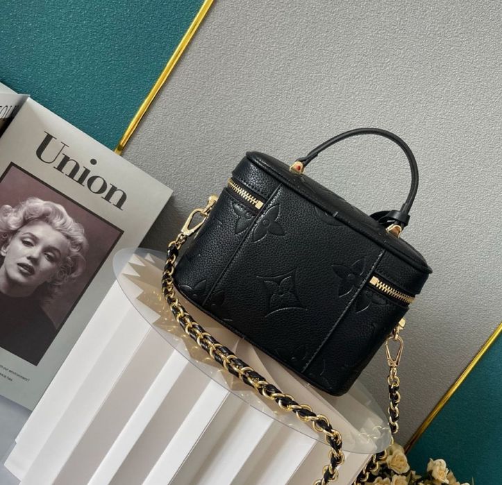 Geanta Louis Vuitton vanity pe comanda