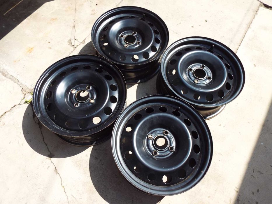 vand 4 jante pe 16" originale ford ecosport + piulite , merg si pe  B-MAX,fiesta pret 1000ron toate4