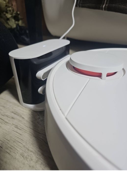 Срочно продам робот пылесос