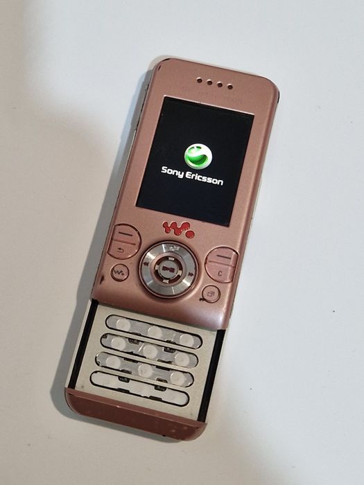 Telefon Sony Ericsson perfect funcțional, lipsa tastatura