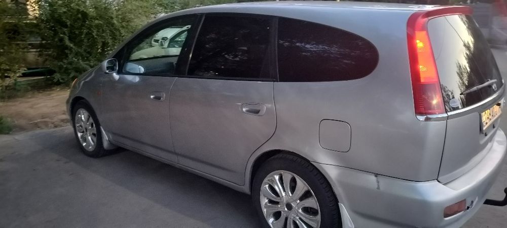 Honda stream минивэн