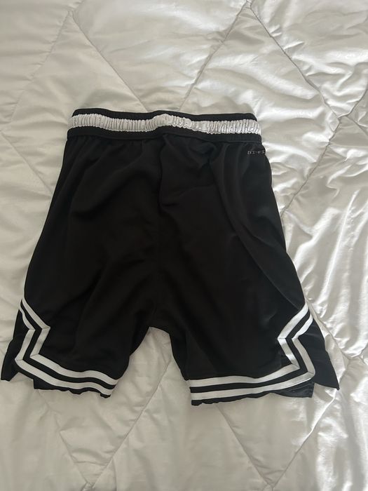 Pantaloni Jordan, Tricou Jack&Jones si Nike Blazers