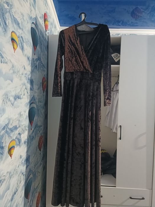 Платье велюровое