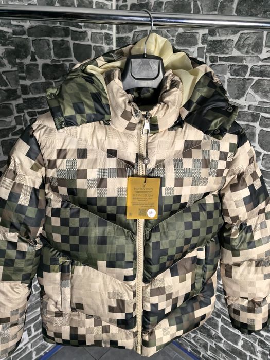 Lois Vieton ново яке високо качество