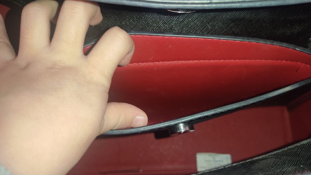 Женская Сумка сатылады.