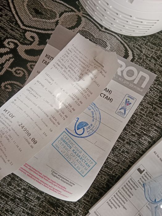 Ингалятор, небулайзер Omron.