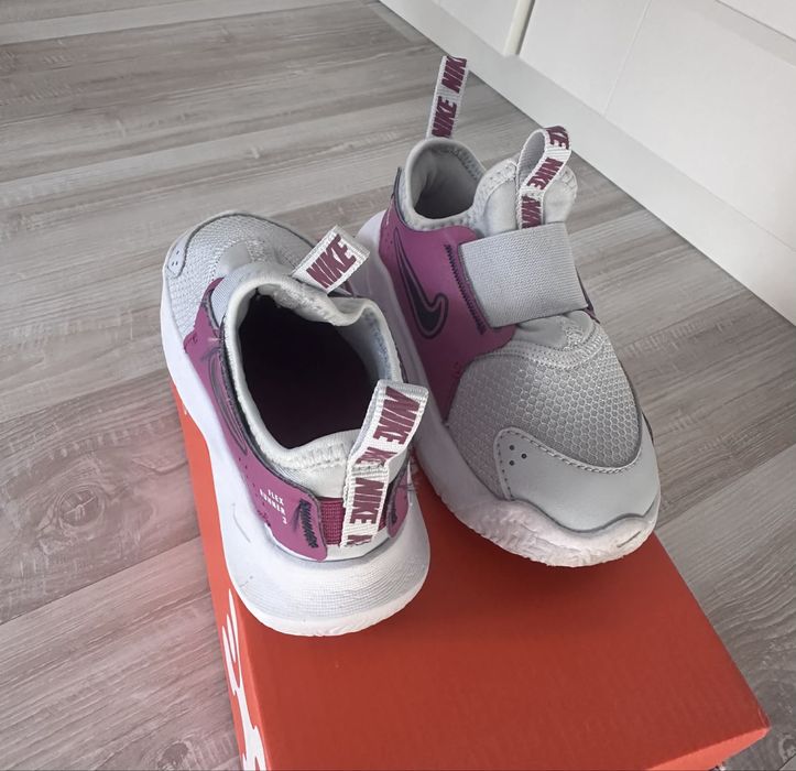 Adidasi Nike marime 23,5
