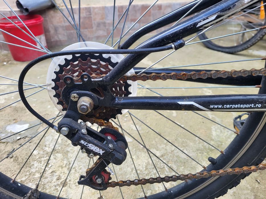 Vând bicicleta nefolosita