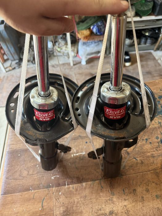 Стойки камри 40 перед kayaba оригинал комплект