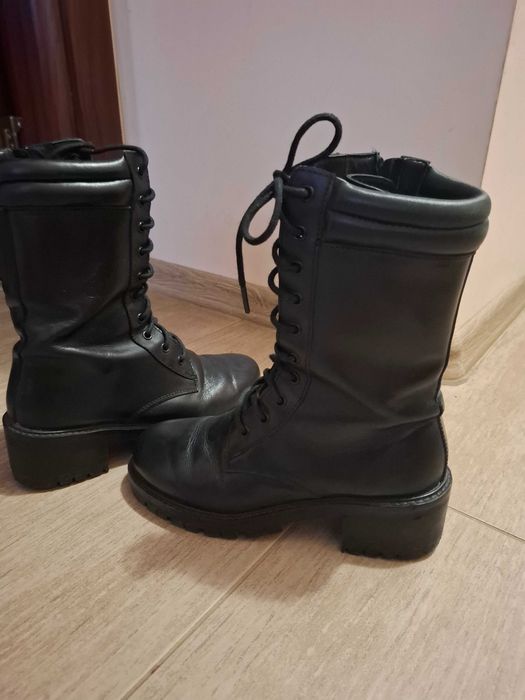 Продавам дамски боти