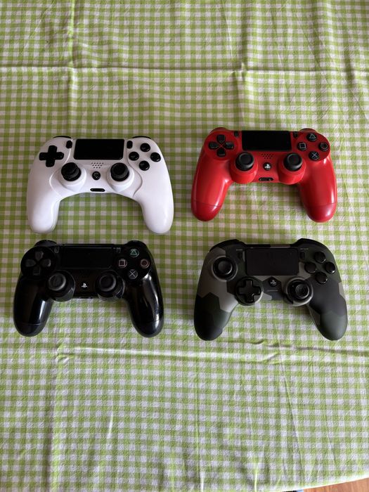 Playstation 4(ps 4) cu 4 controlere si 3 jocuri