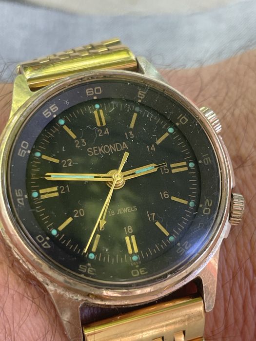 Часовник Seconda със звънец