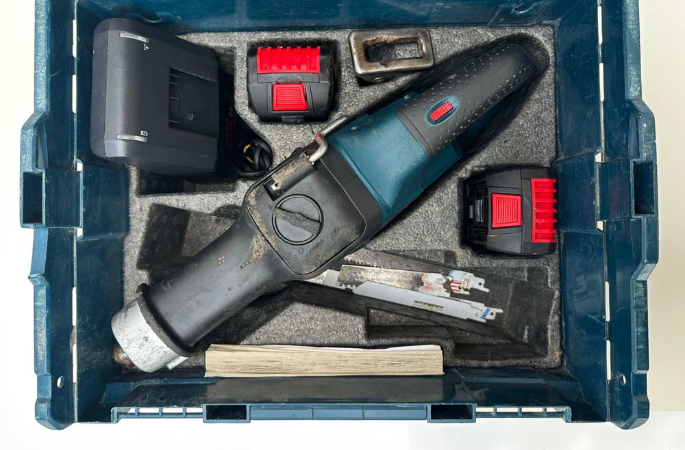 BOSCH GSA 18V-32 - Безчетков саблен трион с обороти 2x18V 4.0Ah