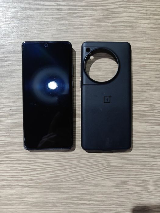 Здравствуйте продается Смартфон OnePlus 12