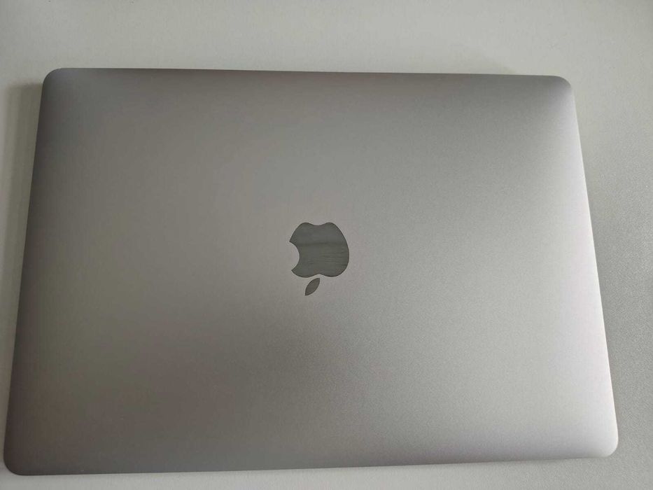 Vând Macbook Air 13-inch
procesor Apple M1 , 8 nuclee CPU si 7 nuclee GPU,
8GB, 256GB, Space Grey, INT KB [mgn63z