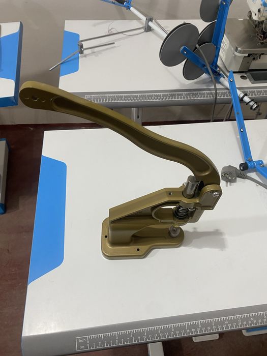 Продается ручной пресс для швейной фуринитуры, для кнопок