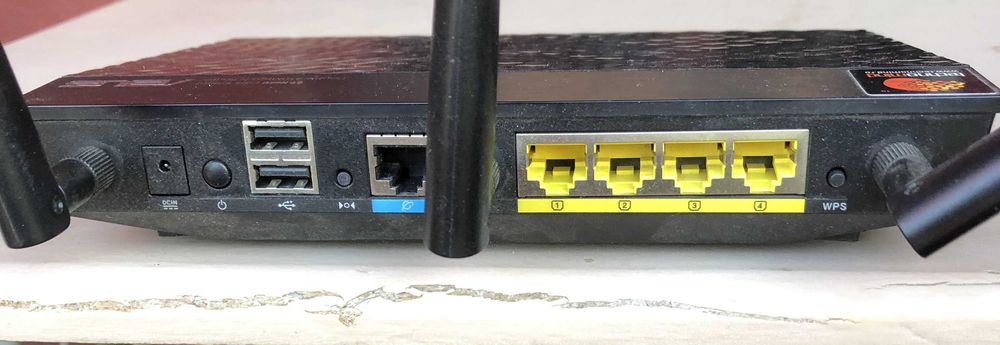Router ASUS model RT-N66U Dark Night