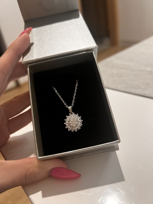 Дамско колие