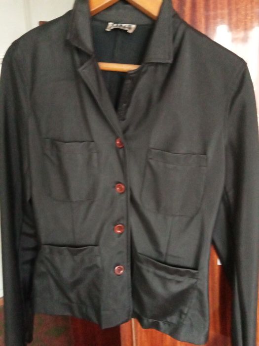Продам пиджак женский.