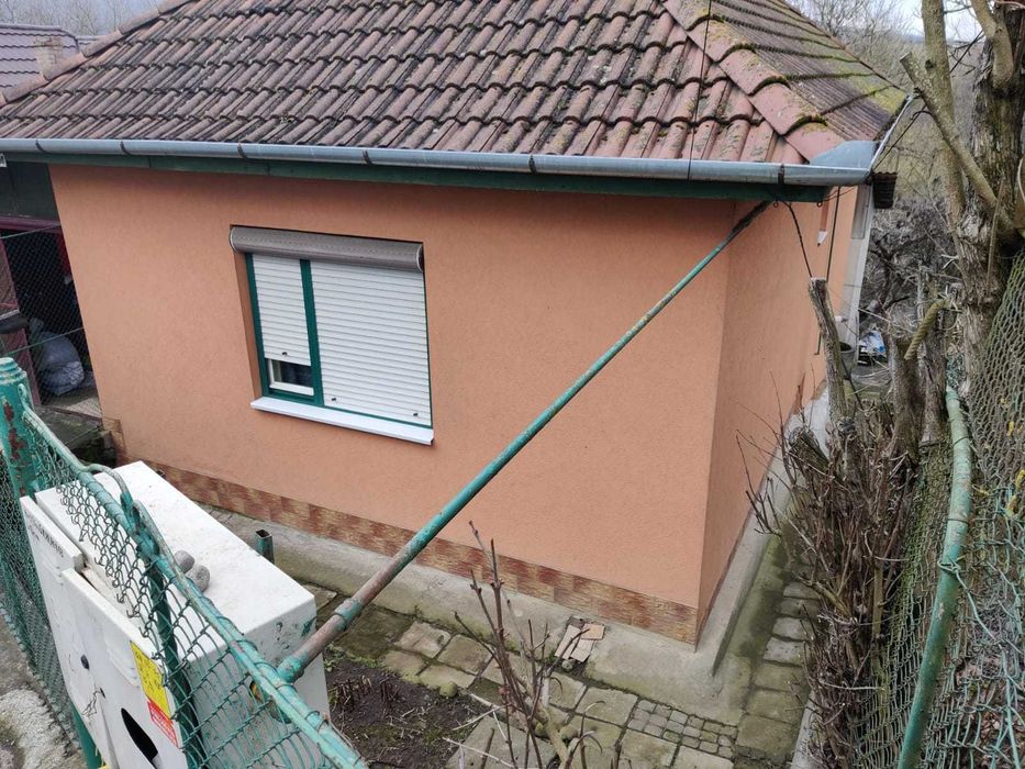 Locuinta 2 Camere, Terasa Acoperita, Bucatarie Vara, Pivnita, Anexe