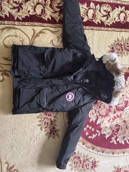 Продам куртку Canada Goose