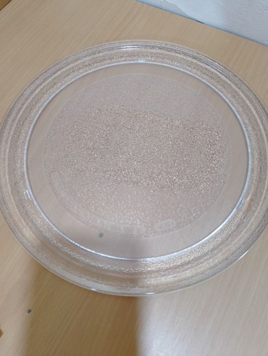 Тарелки для микроволновки.