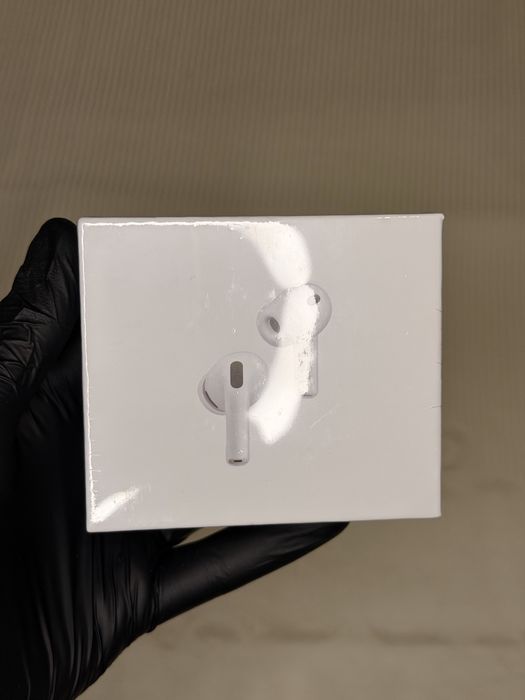 Air Pods Pro 3.