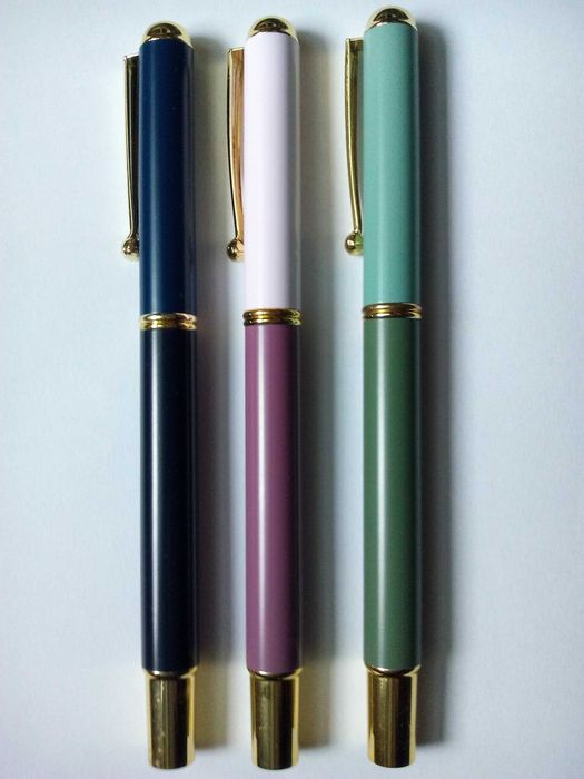 Комплект 3 броя цветни писалки + 1 черна