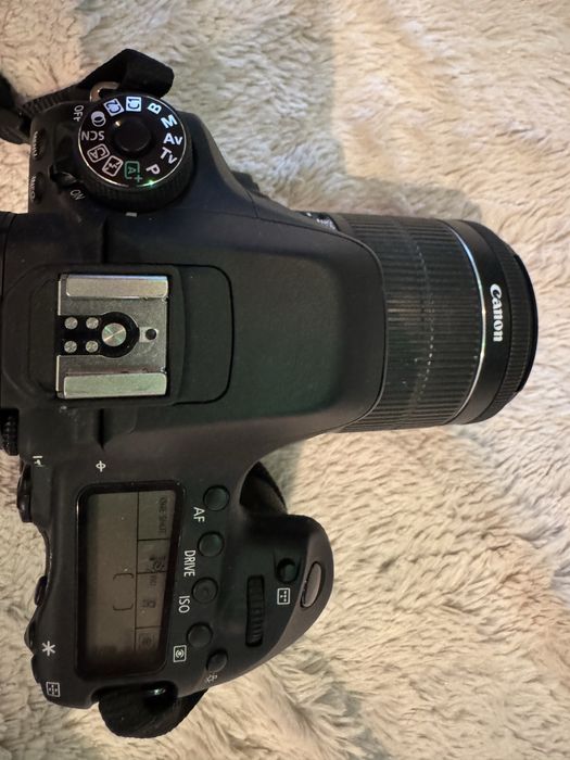 Canon EOS80D+Obiectiv EFS 18-55mm ca NOU maxim 1000 cadre