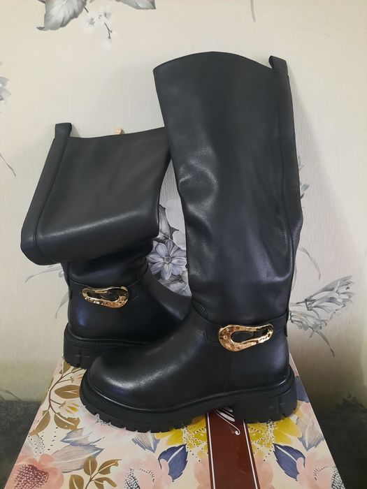 Продам зимние сапоги