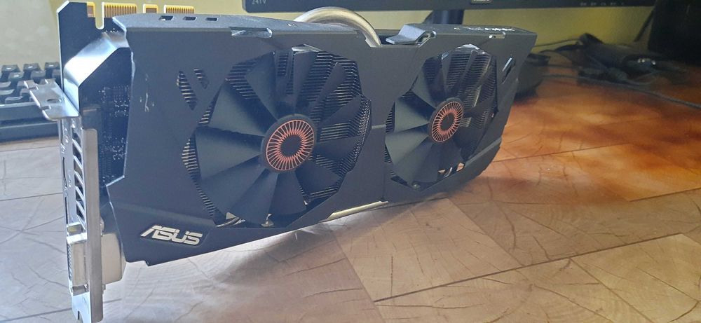 Placă video Asus Strix GTX 980 4GB GDDR5 256-bit